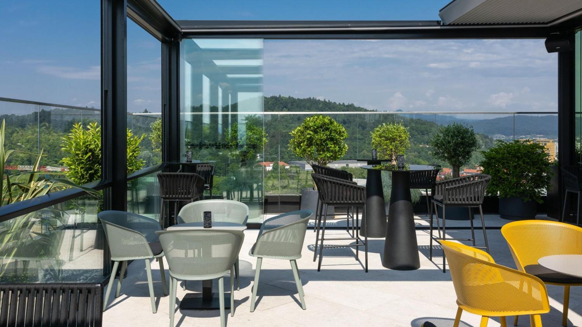 Intercontinental - By Ihg 5*